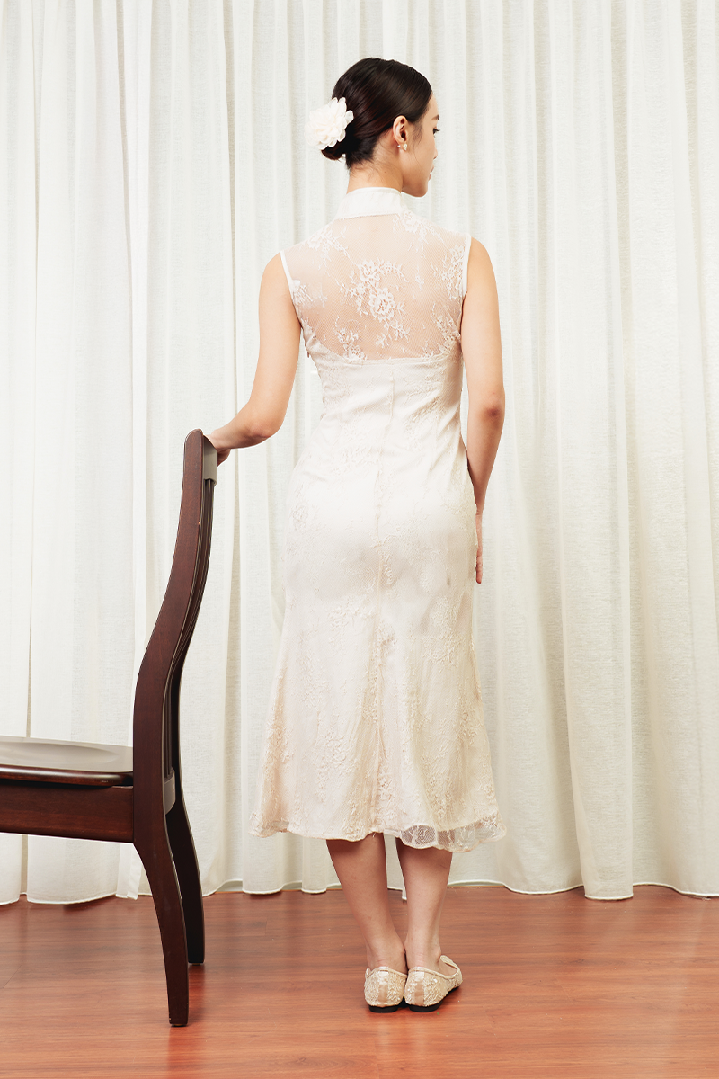 Austere Lace Qipao